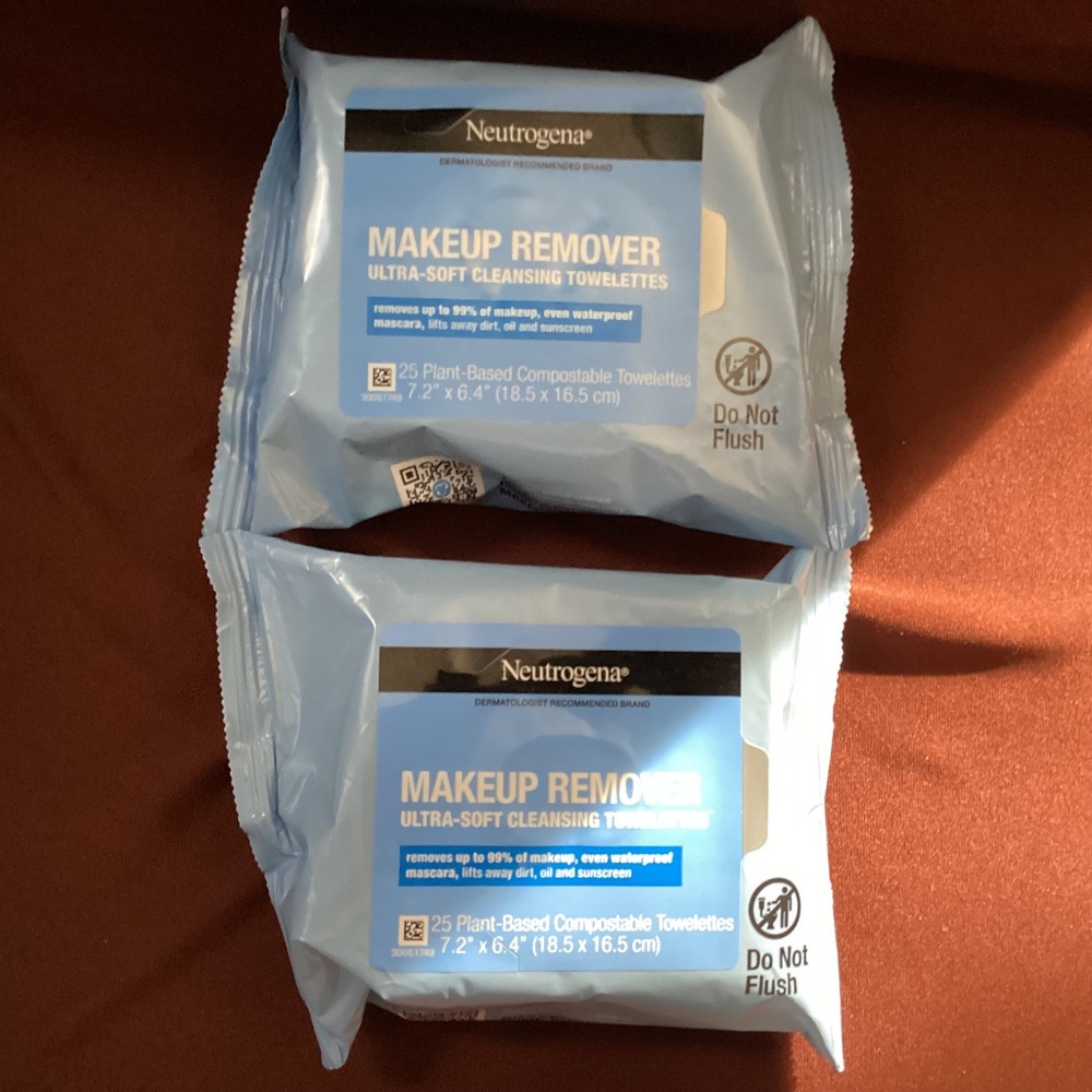 Neutrogena Makeup Remover Ultra-Soft Cleansing Towelettes Bundle